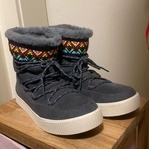 Brand new tags on never used Tom choose